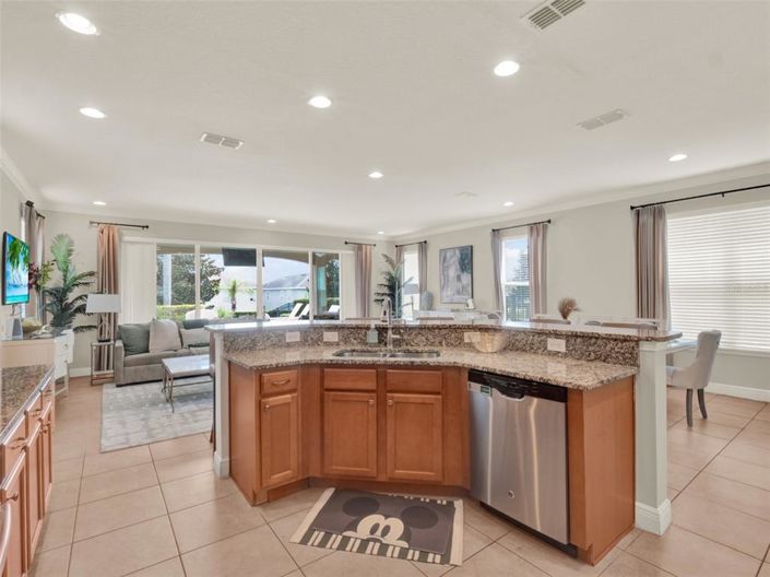 Image No.7-5 Bed Property for sale