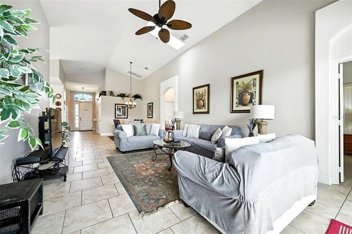 Image No.18-5 Bed Property for sale