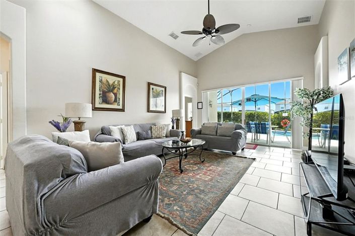 Image No.19-5 Bed Property for sale