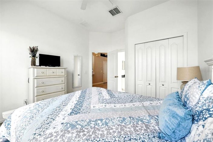 Image No.26-5 Bed Property for sale