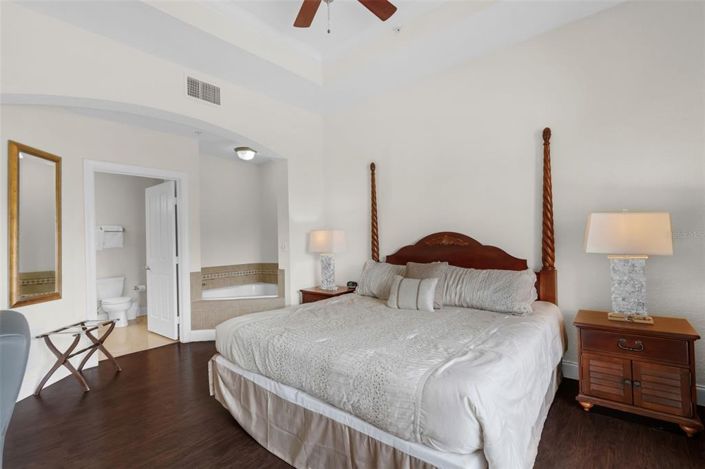 Image No.19-3 Bed Property for sale