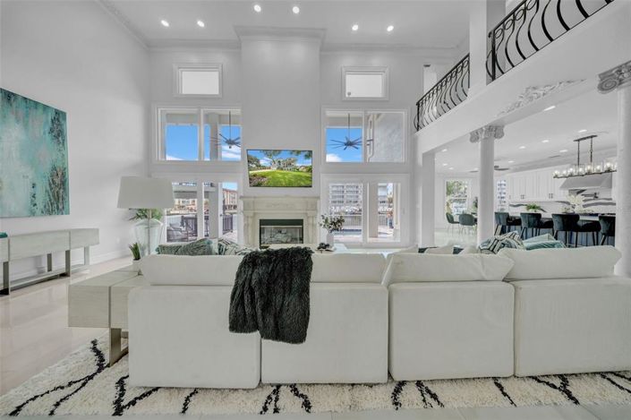 Image No.12-5 Bed Property for sale