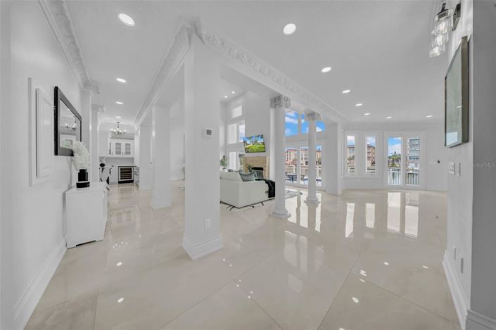 Image No.17-5 Bed Property for sale