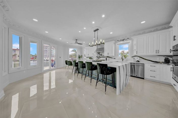 Image No.19-5 Bed Property for sale