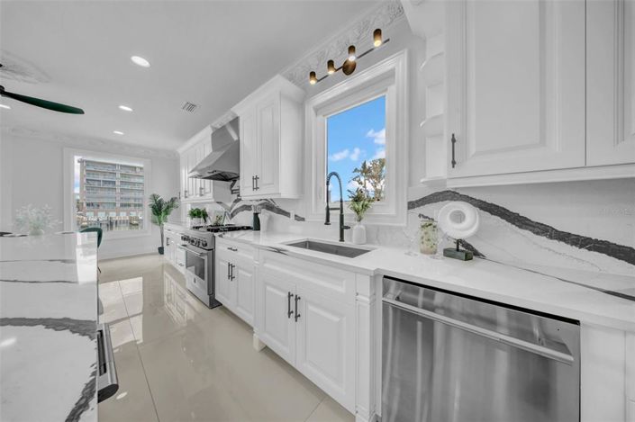 Image No.23-5 Bed Property for sale