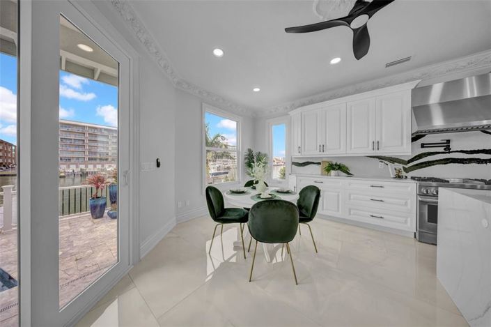 Image No.25-5 Bed Property for sale