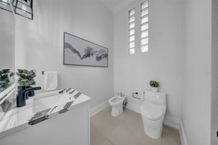 Image No.42-5 Bed Property for sale