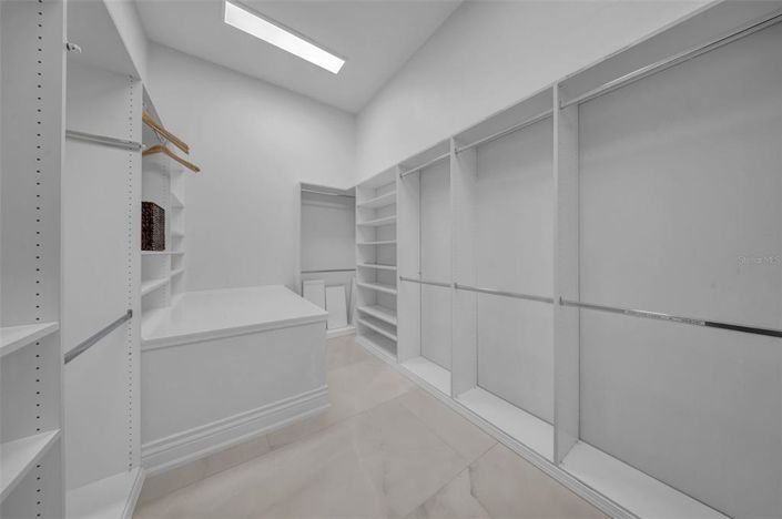 Image No.44-5 Bed Property for sale