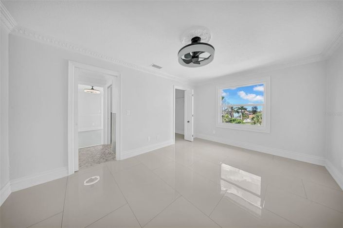 Image No.52-5 Bed Property for sale