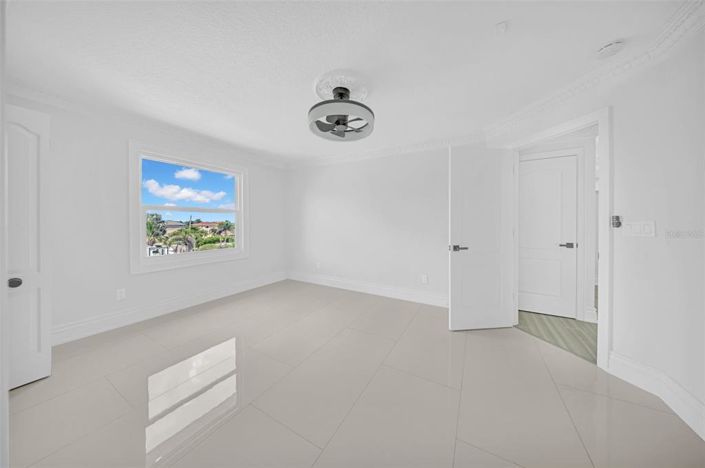 Image No.53-5 Bed Property for sale