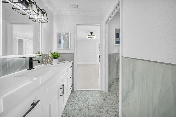 Image No.58-5 Bed Property for sale