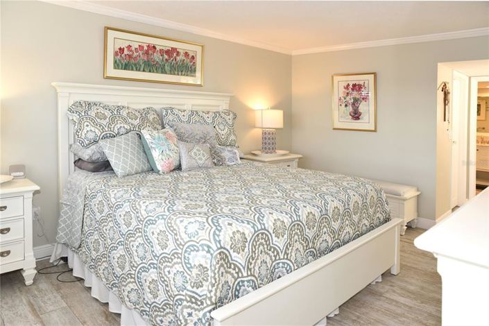 Image No.23-2 Bed Property for sale