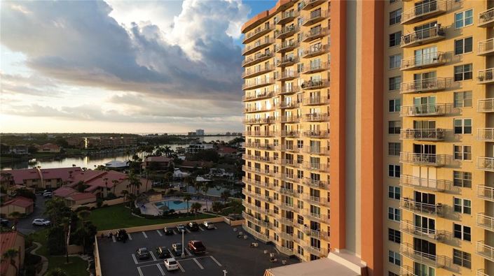 Image No.30-2 Bed Property for sale