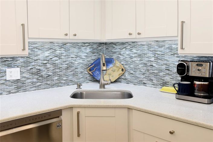 Image No.6-2 Bed Property for sale