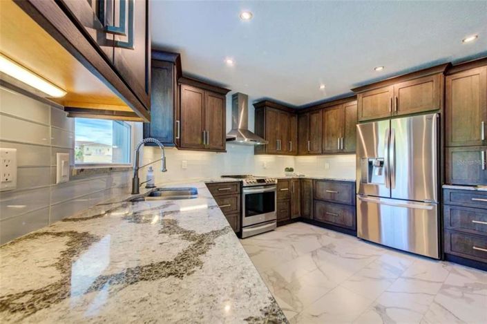 Image No.11-4 Bed Property for sale