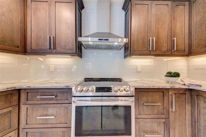 Image No.12-4 Bed Property for sale