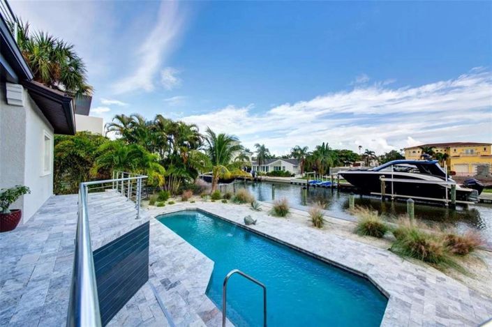 Image No.37-4 Bed Property for sale