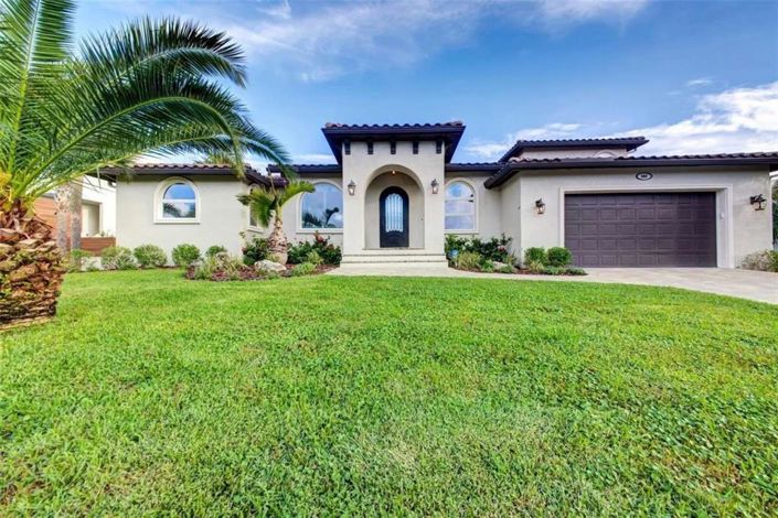 Image No.4-4 Bed Property for sale