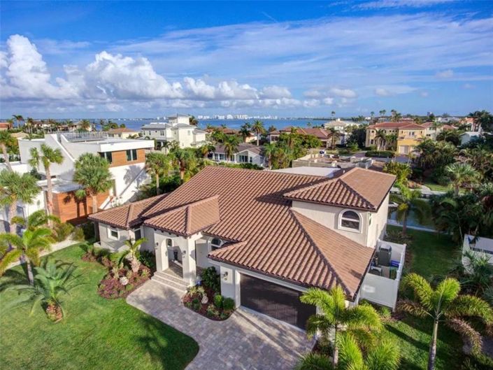 Image No.43-4 Bed Property for sale