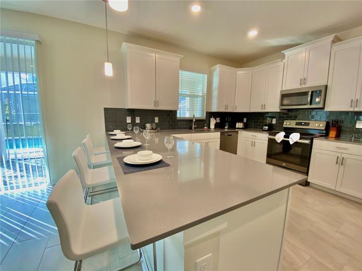 Image No.10-7 Bed Property for sale