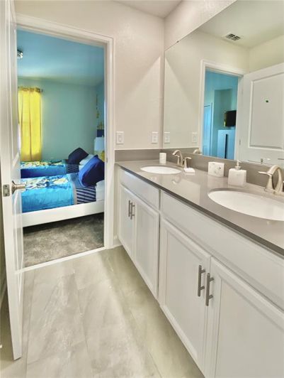 Image No.27-7 Bed Property for sale