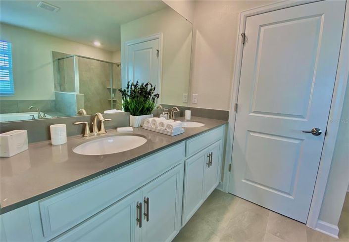 Image No.30-7 Bed Property for sale