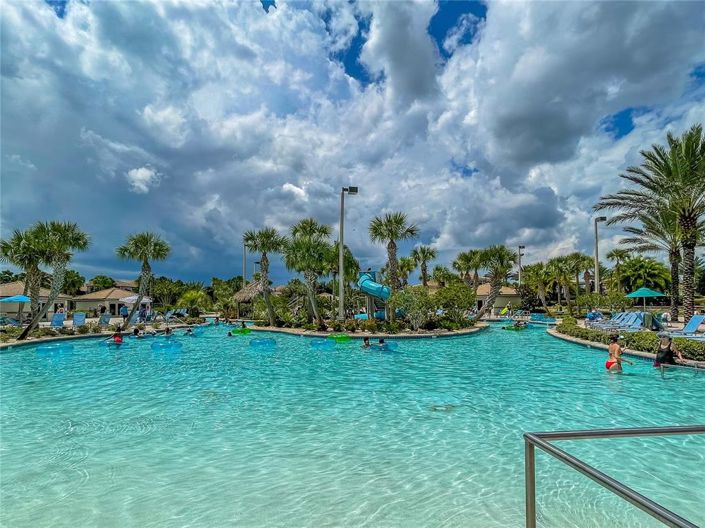 Image No.40-7 Bed Property for sale