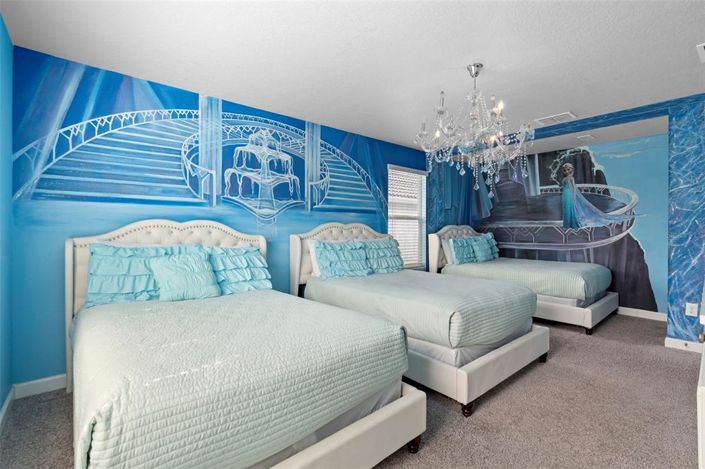 Image No.10-5 Bed Property for sale