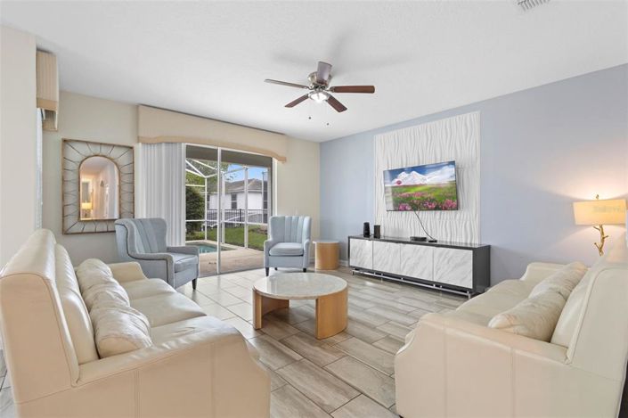 Image No.35-5 Bed Property for sale