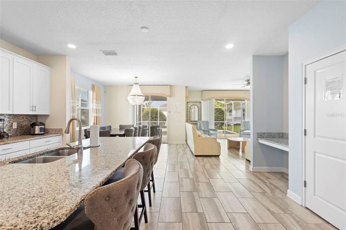 Image No.40-5 Bed Property for sale