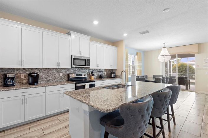 Image No.41-5 Bed Property for sale