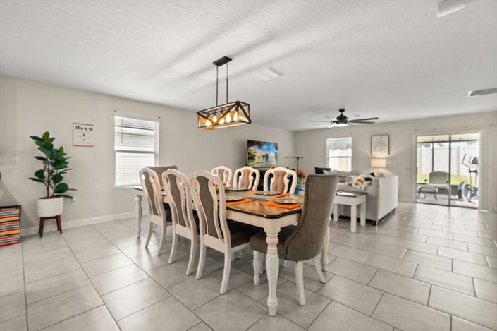 Image No.12-5 Bed Property for sale