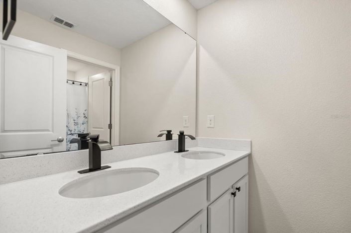 Image No.16-5 Bed Property for sale