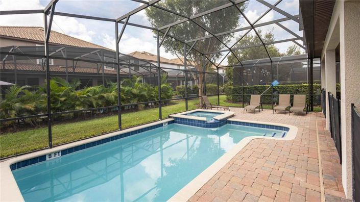 Image No.2-9 Bed Property for sale