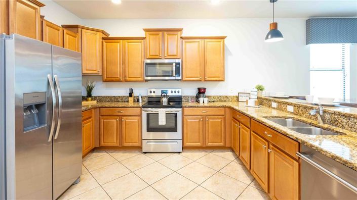 Image No.20-9 Bed Property for sale