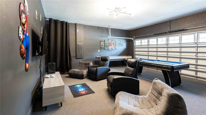 Image No.25-9 Bed Property for sale