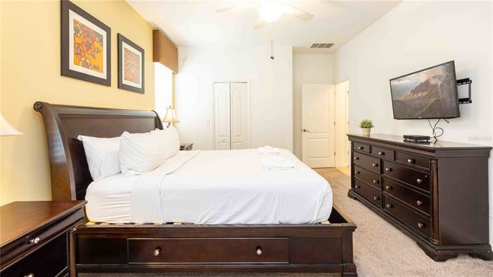 Image No.28-9 Bed Property for sale