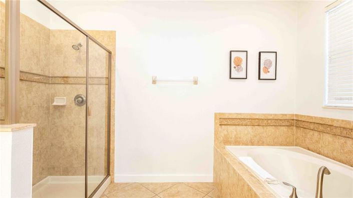 Image No.30-9 Bed Property for sale