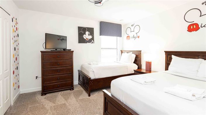 Image No.36-9 Bed Property for sale