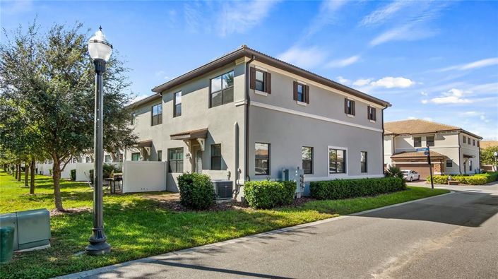 Image No.23-4 Bed Townhouse for sale