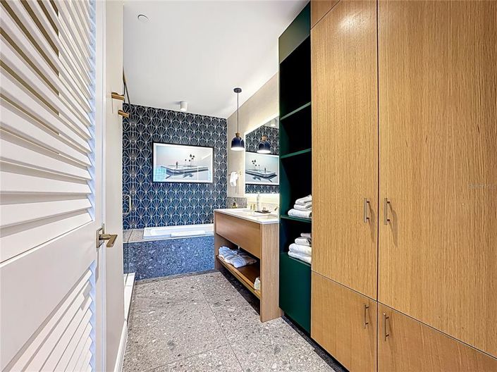 Image No.28-2 Bed Property for sale