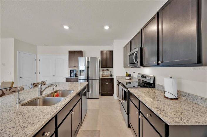 Image No.12-3 Bed Property for sale