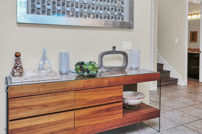 Image No.23-8 Bed Property for sale