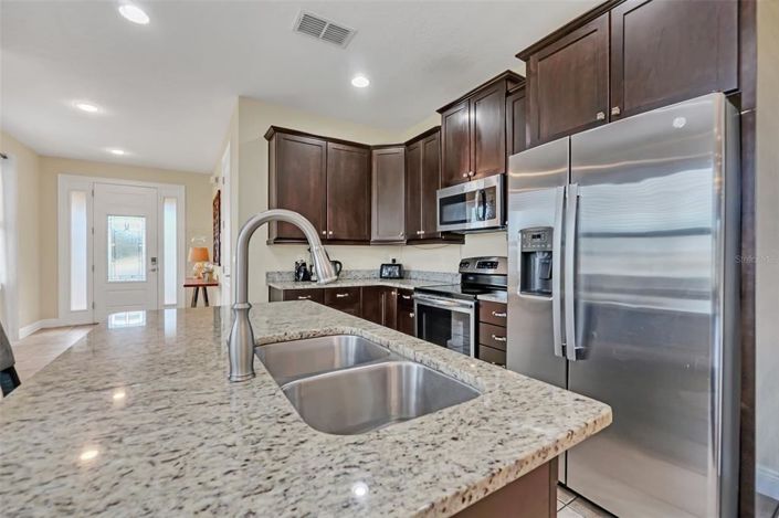 Image No.26-8 Bed Property for sale