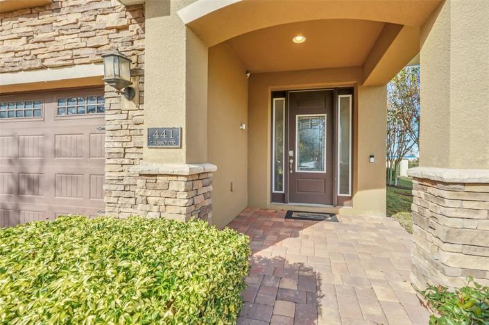 Image No.32-8 Bed Property for sale