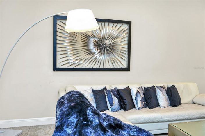 Image No.37-8 Bed Property for sale