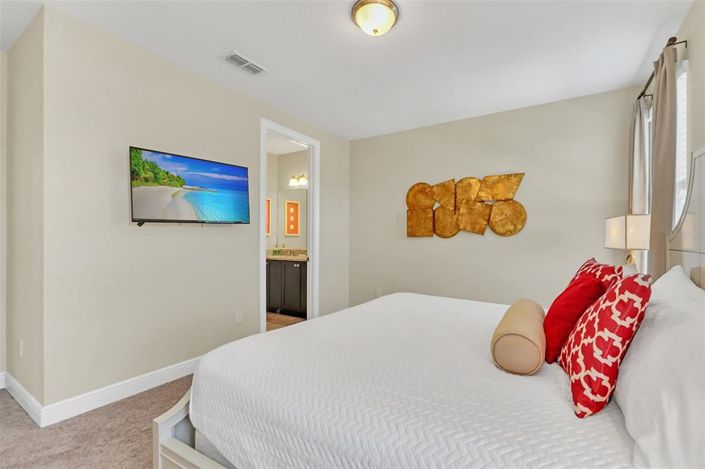 Image No.50-8 Bed Property for sale