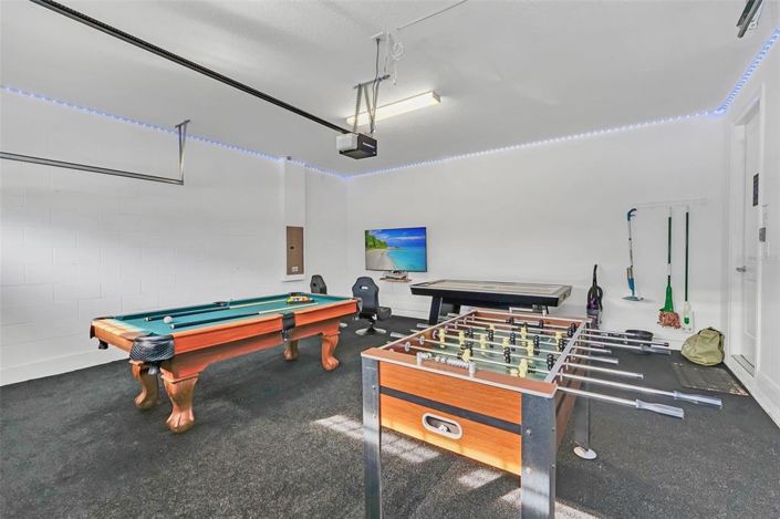 Image No.60-8 Bed Property for sale