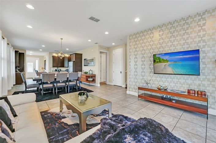 Image No.9-8 Bed Property for sale