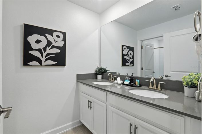 Image No.25-4 Bed Townhouse for sale